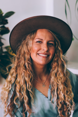 Nicole_Halley Nikki_Halley